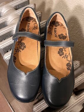 Taos Footwear Navy Mary Jane Flats